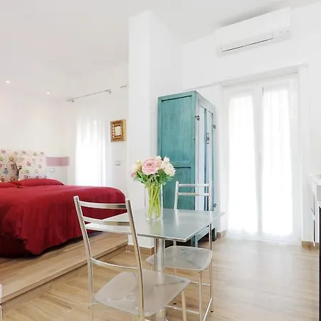Feriae Latinae Apartment *