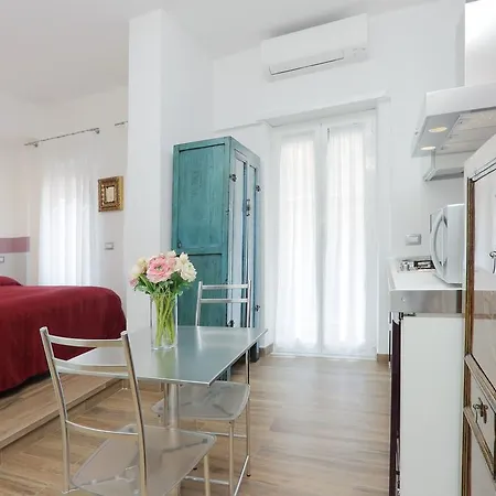 Feriae Latinae Apartment *